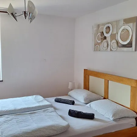 Apartmaji Grapa *